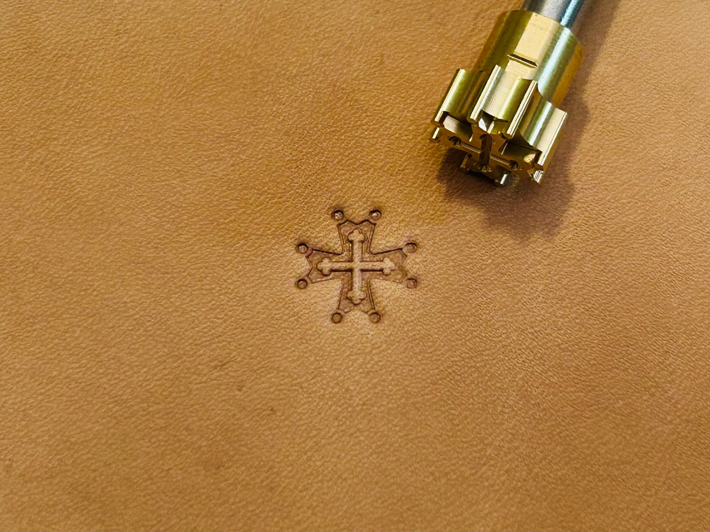 Geometric Cross B191