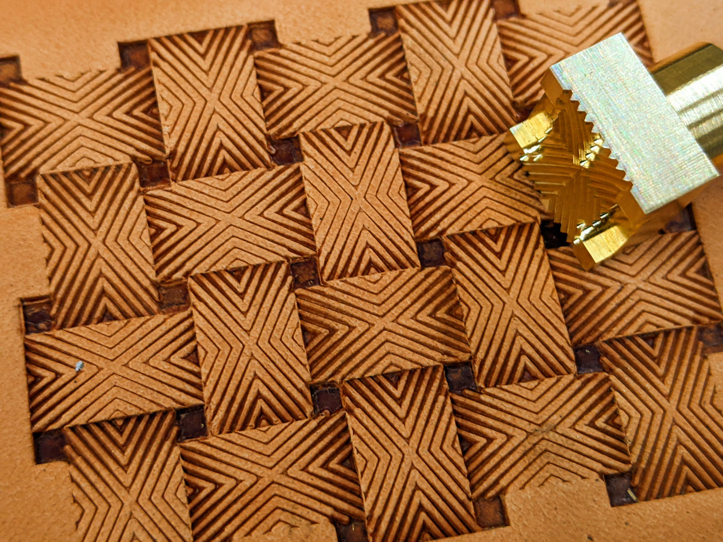Lined Lattice Weaves