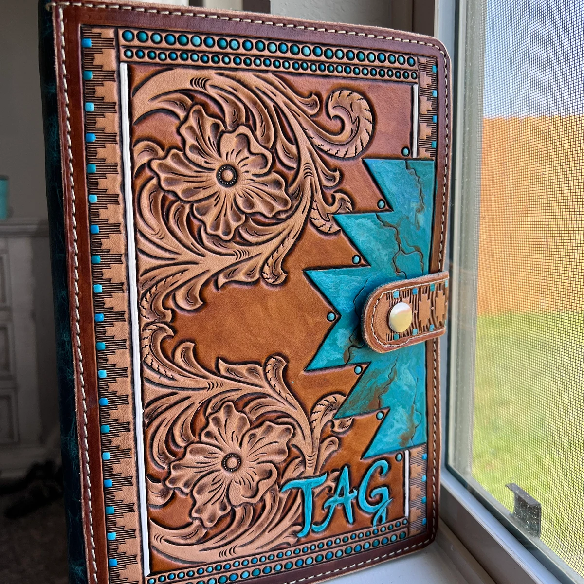 Aztec Lined Border B85