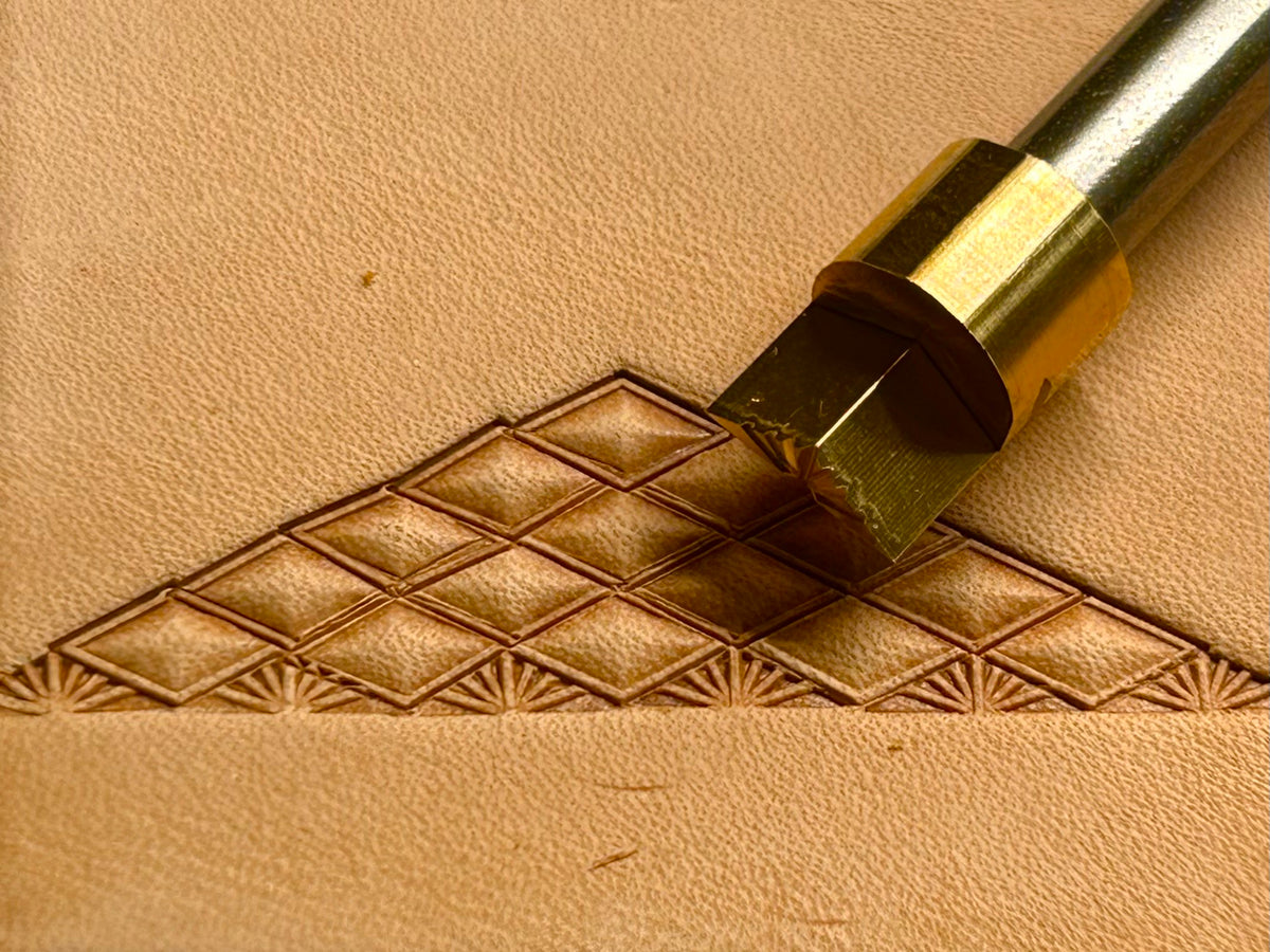 Small Sunburst Diamond Borderfill B177