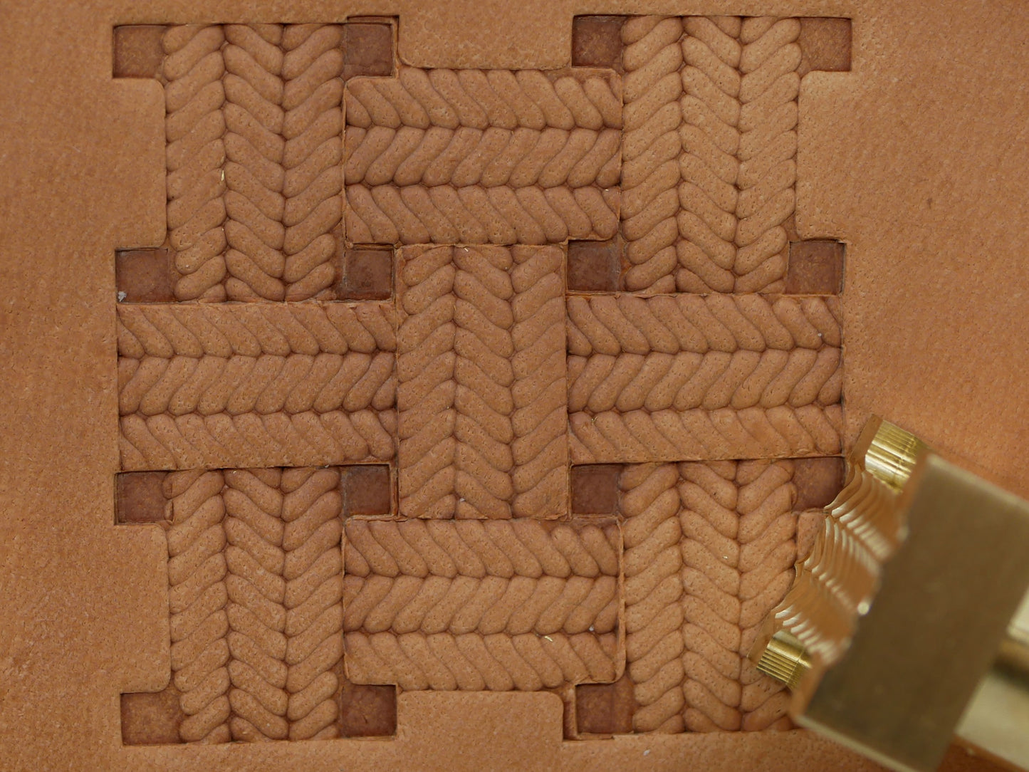 Tri-Rope Lattice Weave