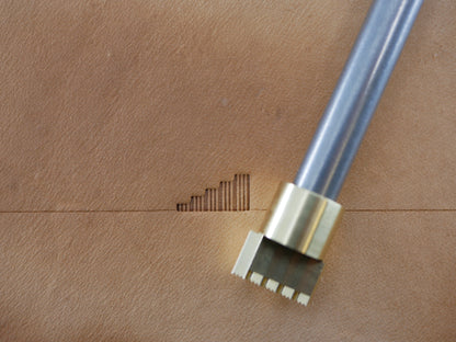 Aztec Serpentine Border B271