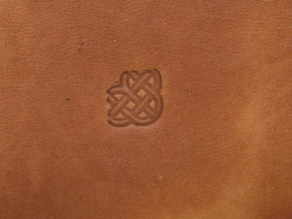 Celtic Weave Corner Border B324