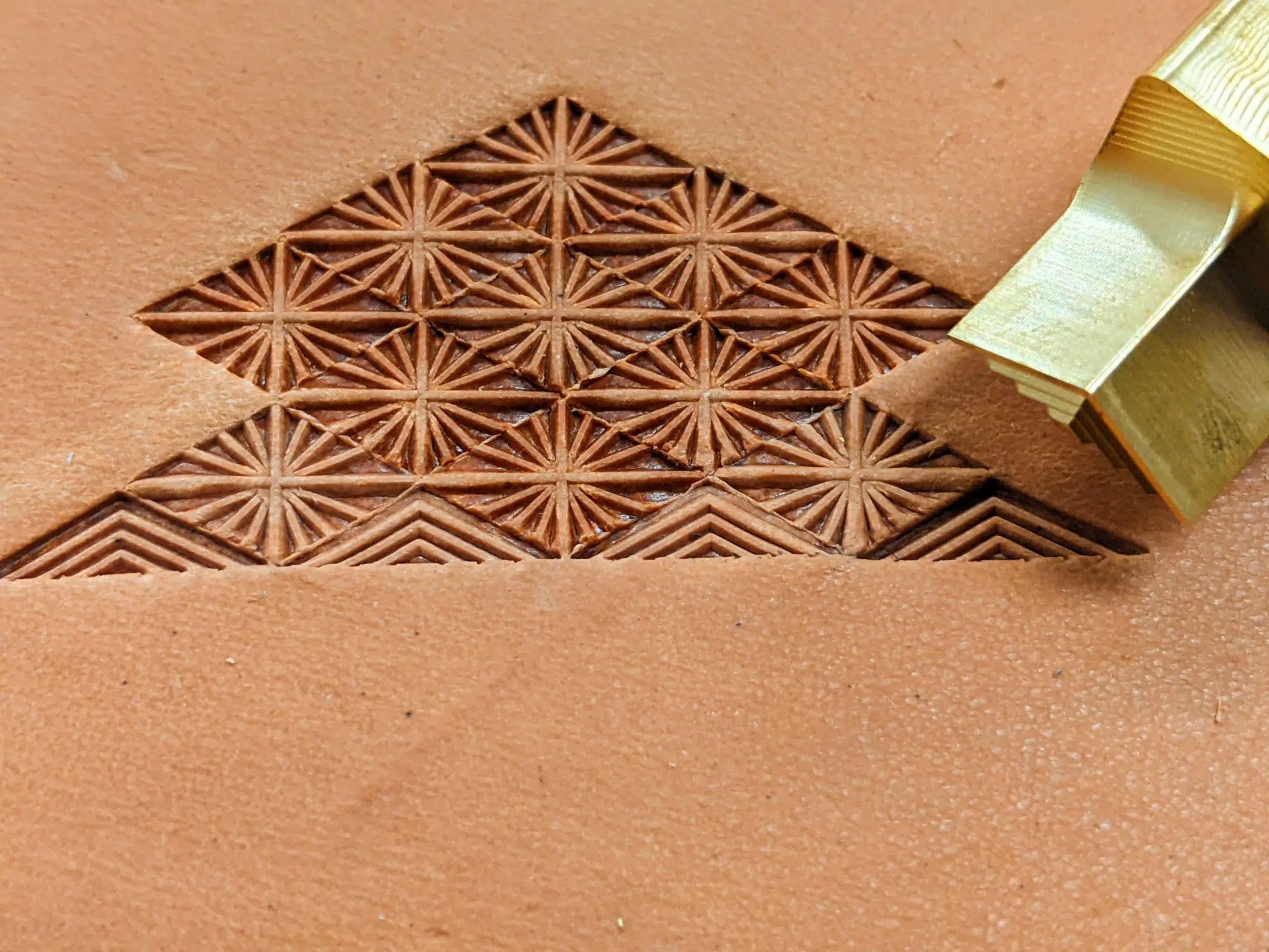 Nested Diamond Borderfill Nested Diamond B60 – TexasLeatherTools